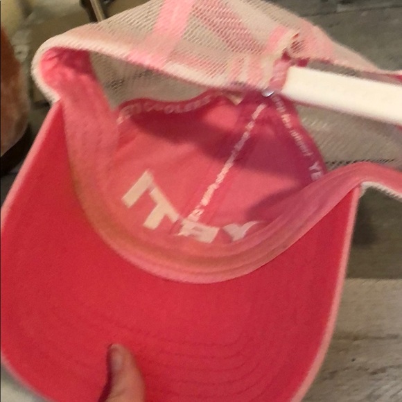 Yeti hat - Picture 2 of 2